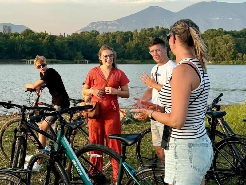 Guide bike tour in Tirana at the grand park and artificial lake
